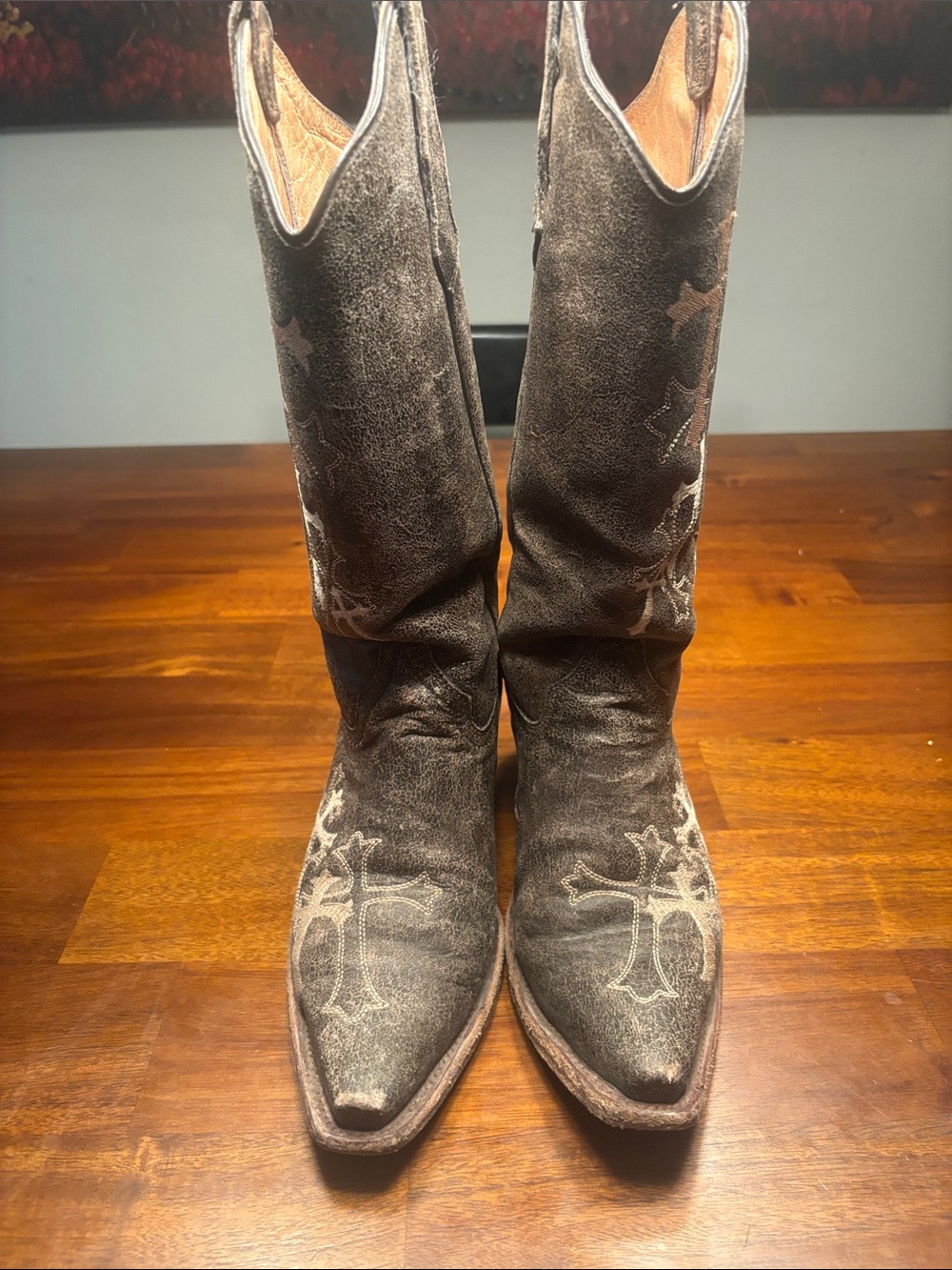 Circle G Women's Distressed Brown Suede Western Boots with Cross Stitch